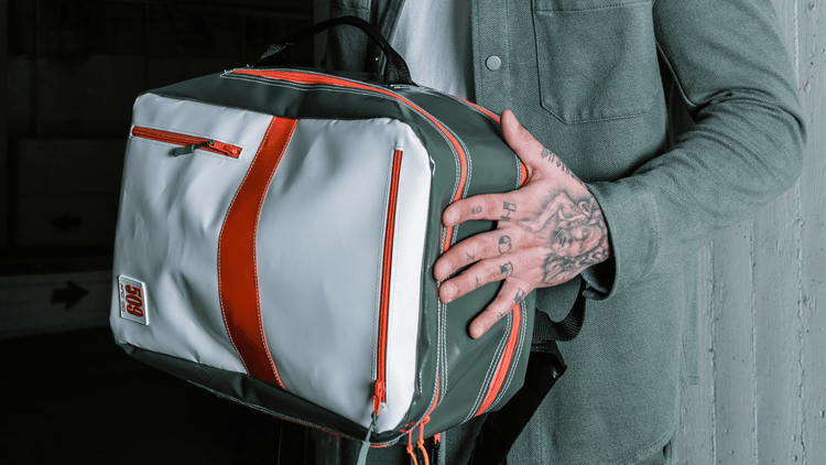 Zaino da viaggio impermeabile in PVC riciclato modello RELEAF pezzo unico dimensioni bagaglio a mano